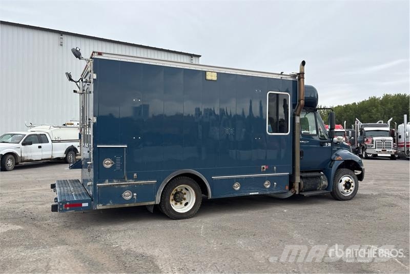 International 4300 Lava-autot
