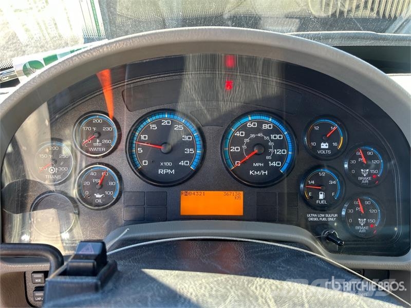 International 4300 Furgoonautod
