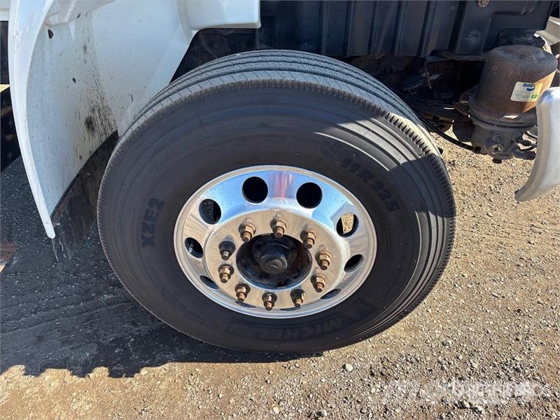 International 4300 Фургони