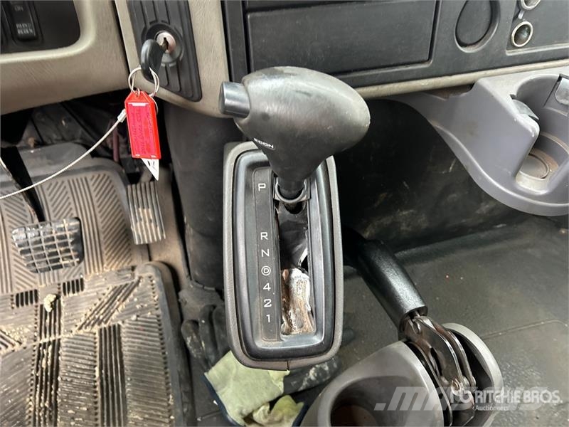 International 4300 Umpikorikuorma-autot