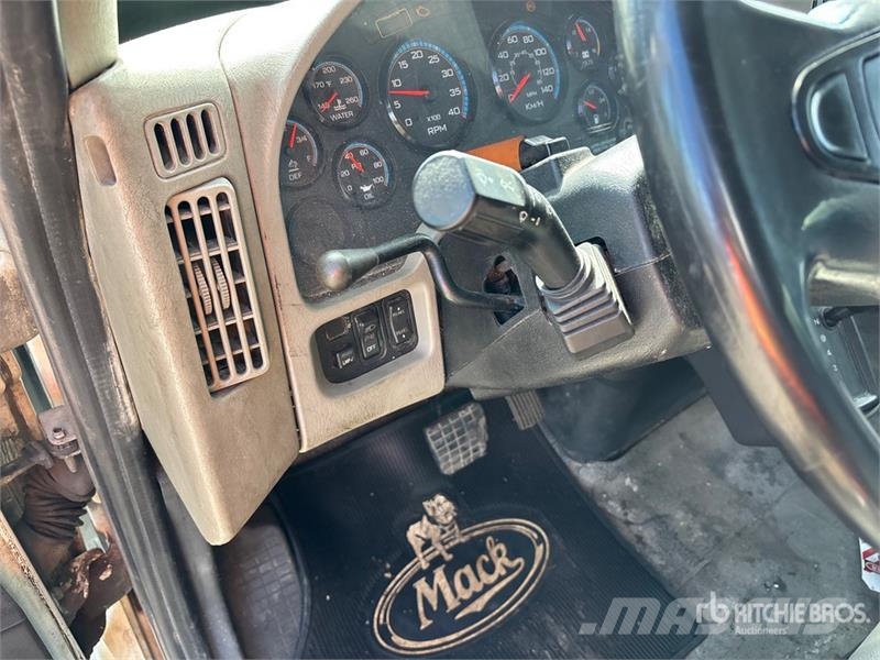 International 4300 Furgoonautod