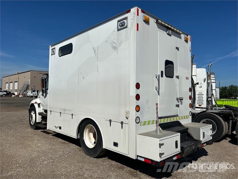 International 4300 Pick up/Dropside