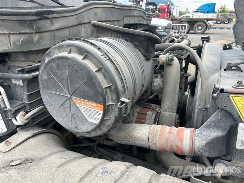 International 4300 Flakbilar/Pickuper