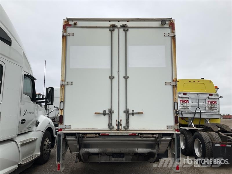 International 4300 ボックスボディー、ウイング、箱車