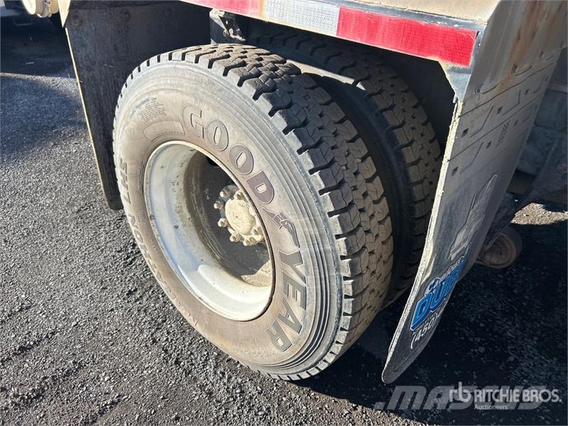 International 4300 Поливальні машини