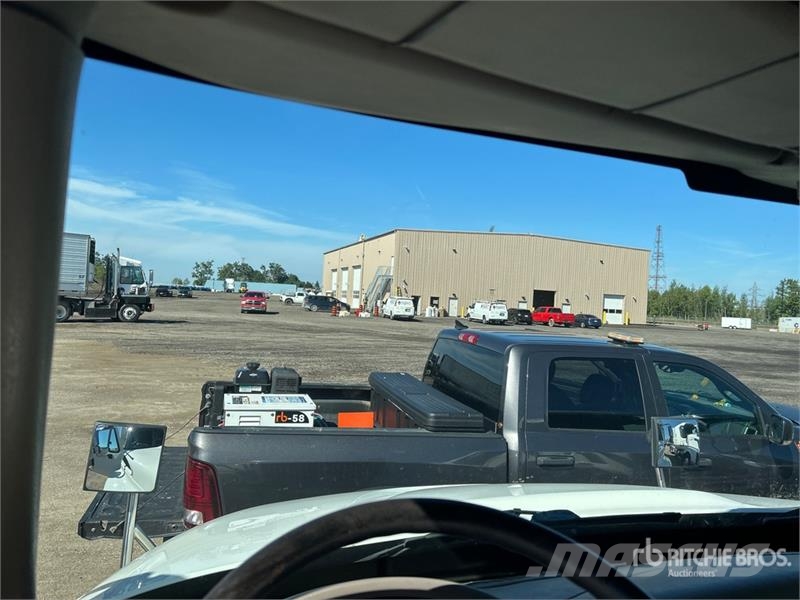 International 4300 Pick up/Dropside