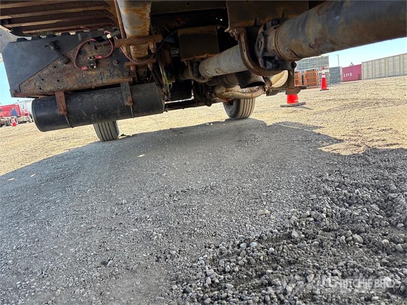 International 4300 Furgoonautod