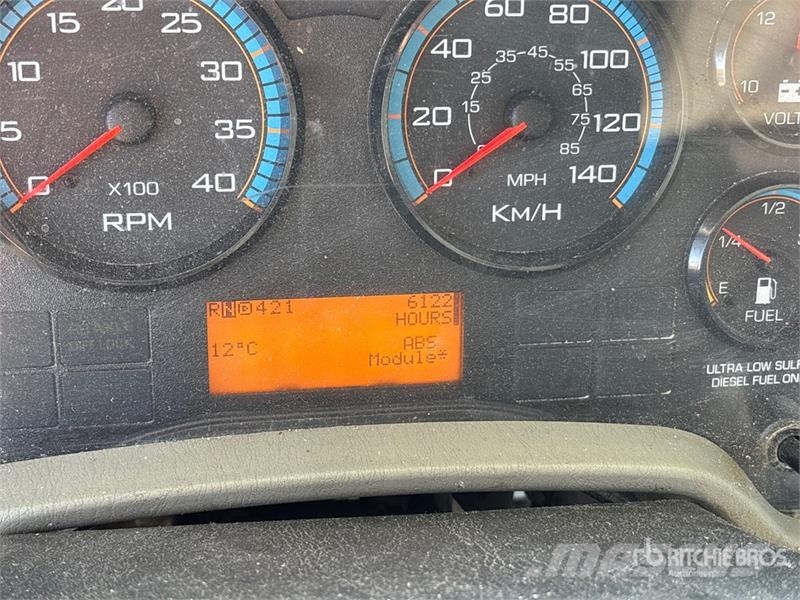 International 4300 Furgoonautod