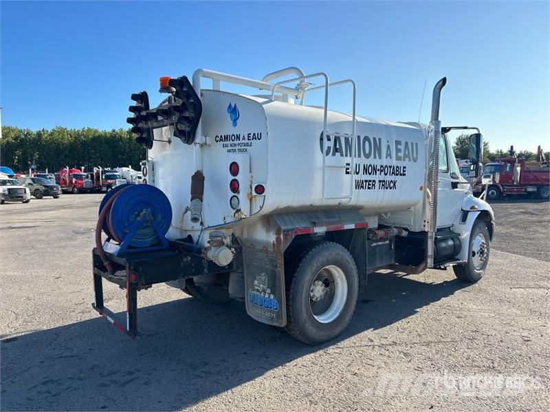 International 4300 Поливальні машини