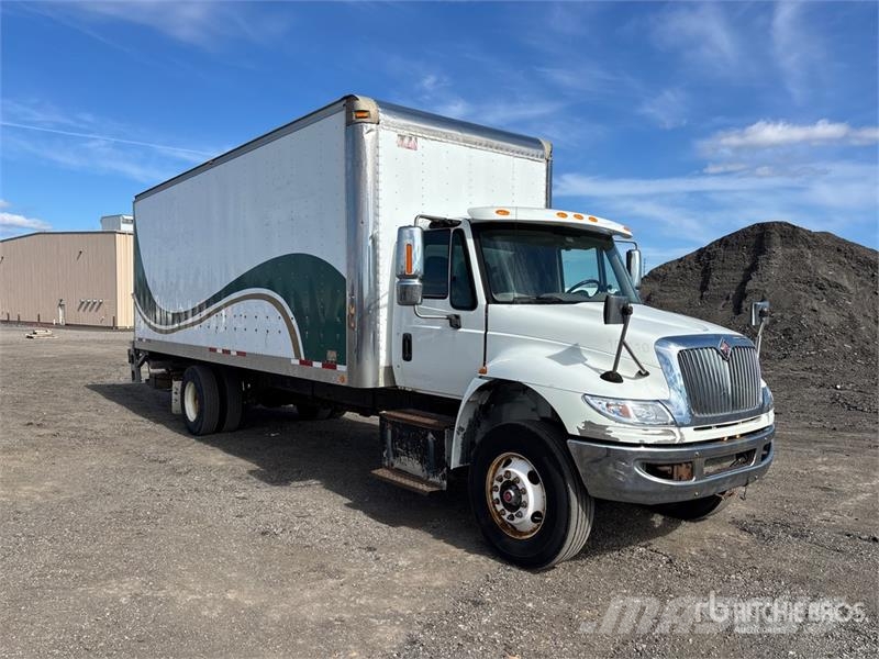 International 4300 Furgoonautod
