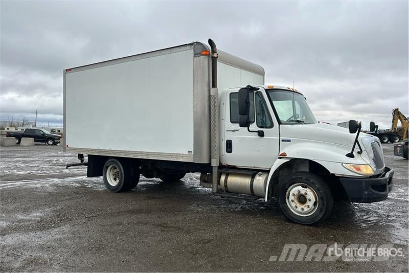 International 4300 Umpikorikuorma-autot