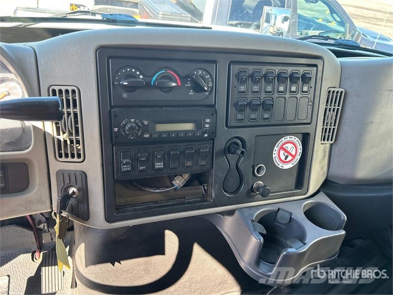 International 4300 Pick up/Dropside