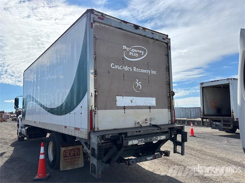 International 4300 Furgoonautod