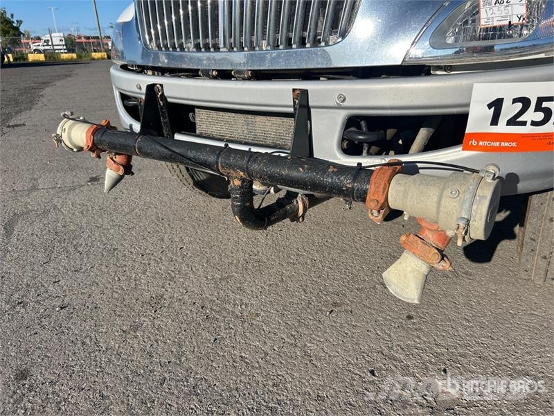 International 4300 Поливальні машини