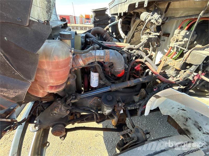 International 4300 Furgoonautod