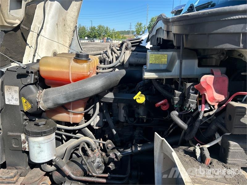 International 4300 Pick up/Dropside