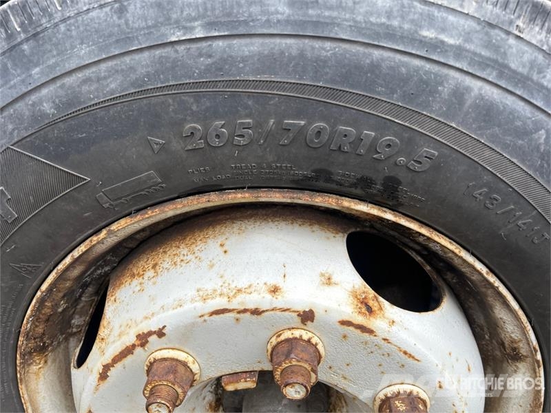 International 4300 Umpikorikuorma-autot