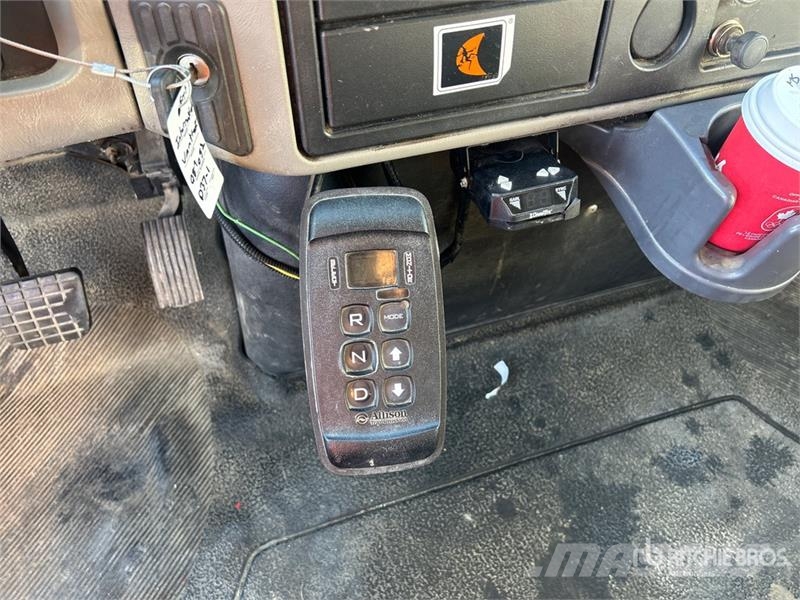 International 4300 Furgoonautod