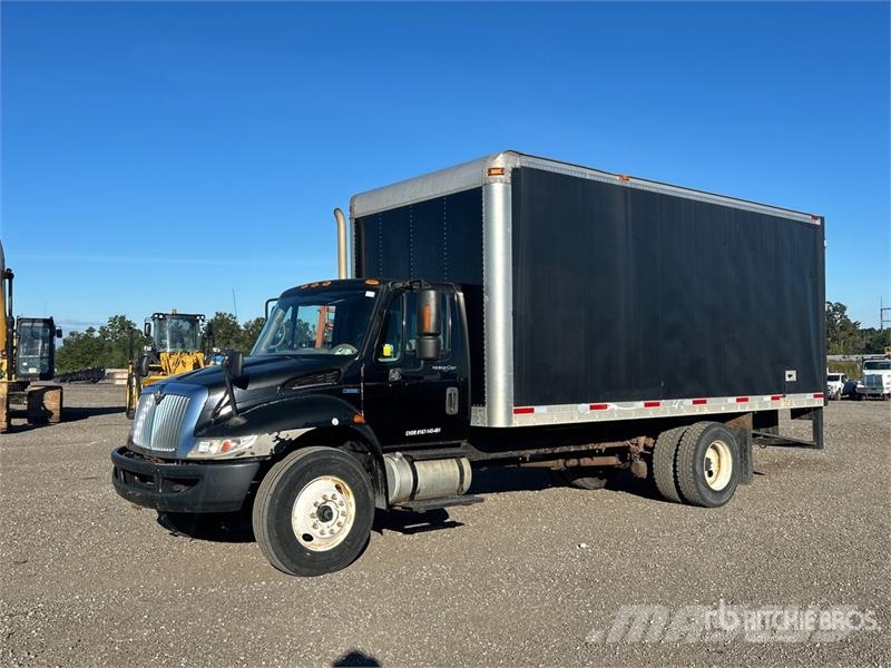 International 4300 Furgoonautod