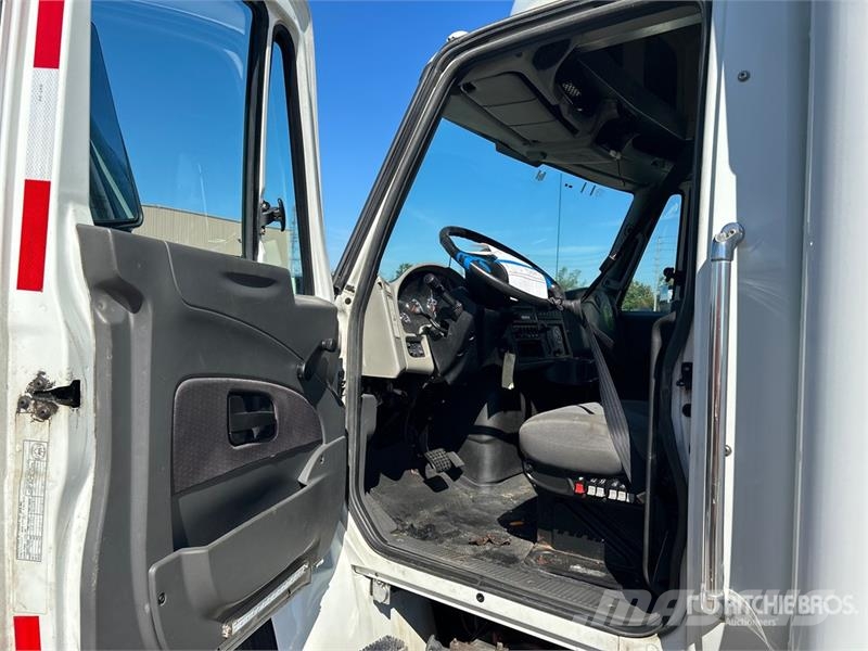 International 4300 Pick up/Dropside
