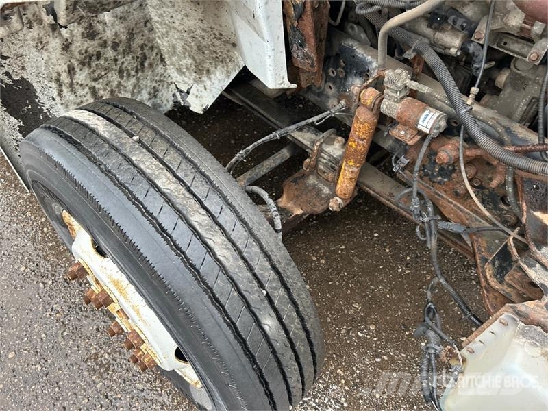 International 4300 Umpikorikuorma-autot