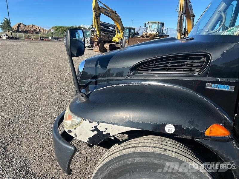 International 4300 Furgoonautod
