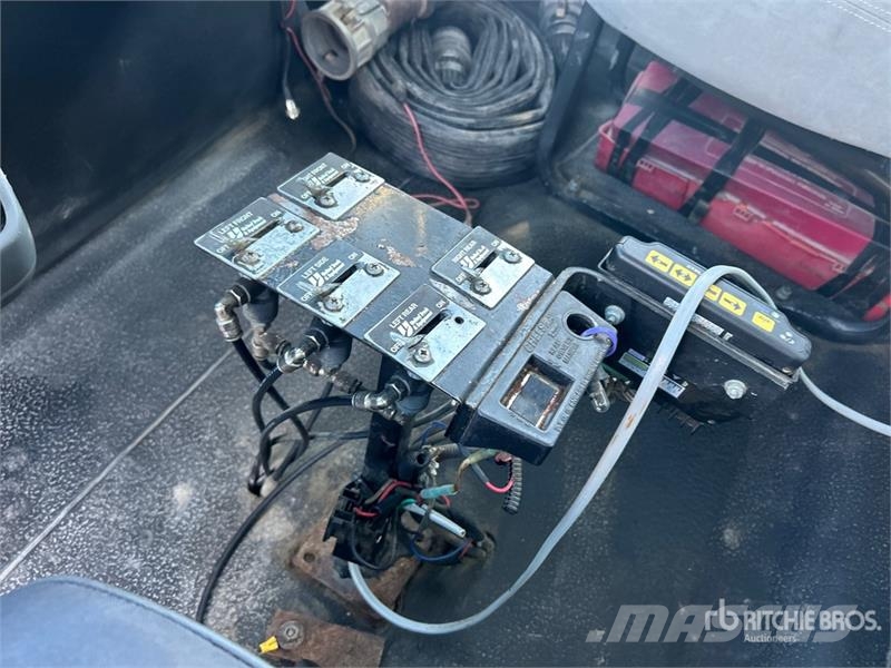 International 4300 Поливальні машини