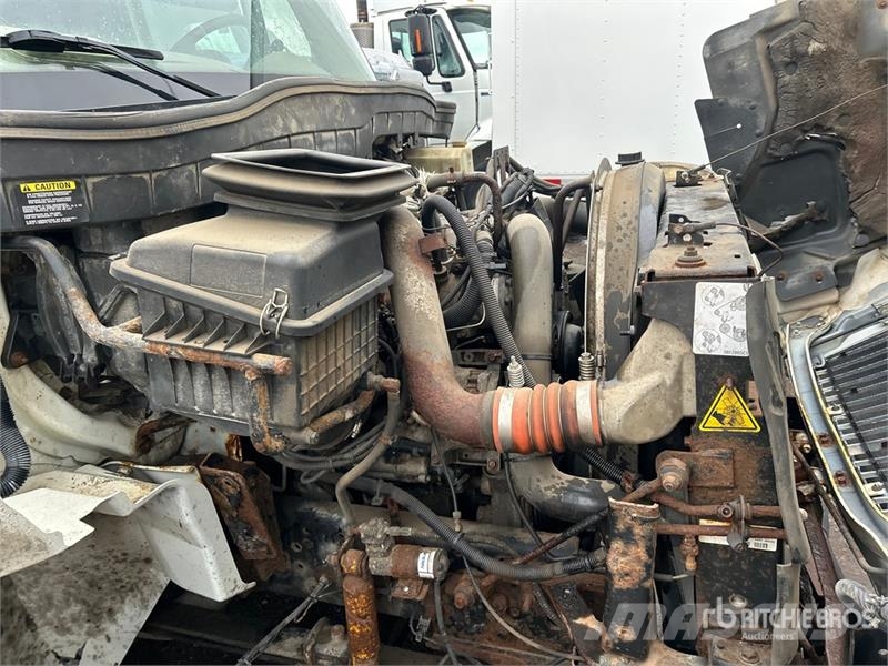 International 4300 Umpikorikuorma-autot