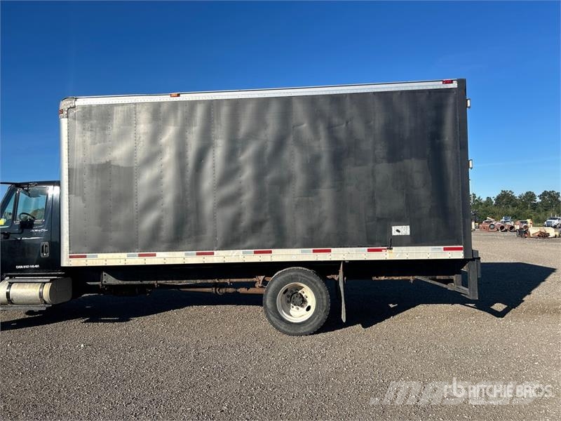 International 4300 Furgoonautod