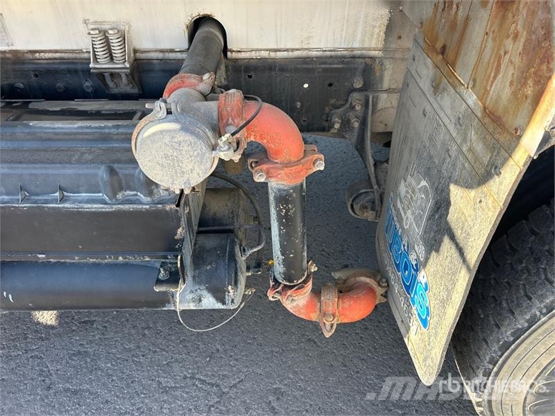 International 4300 Поливальні машини