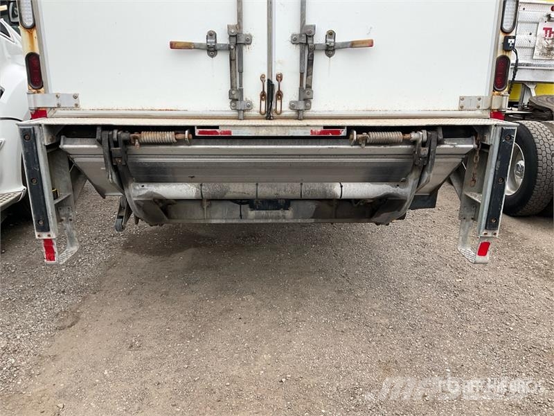 International 4300 ボックスボディー、ウイング、箱車