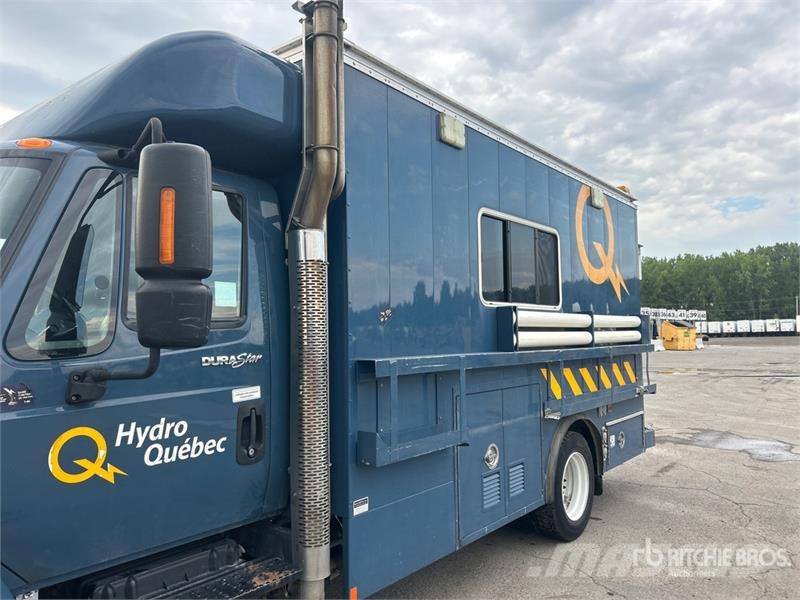 International 4300 Flakbilar/Pickuper