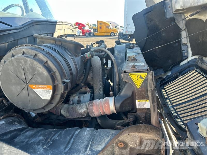 International 4300 Furgoonautod
