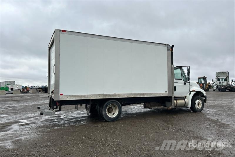 International 4300 Umpikorikuorma-autot