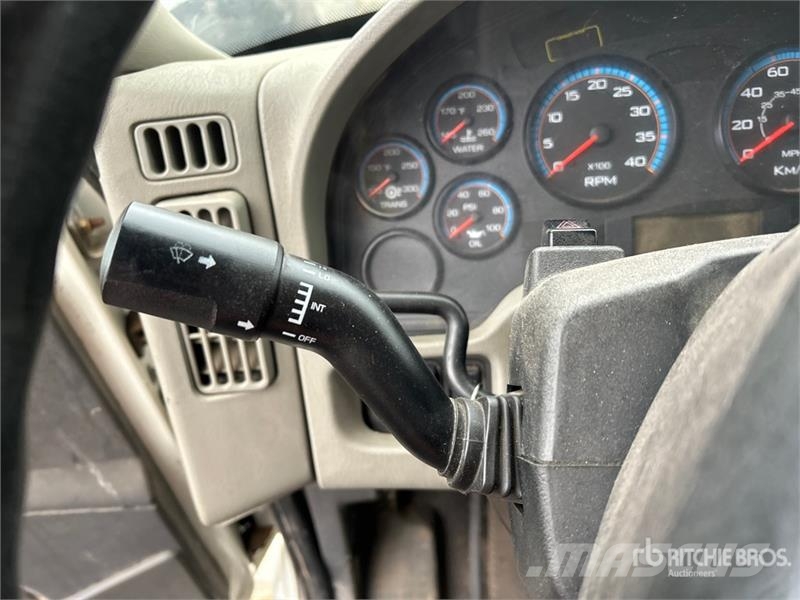 International 4300 Umpikorikuorma-autot