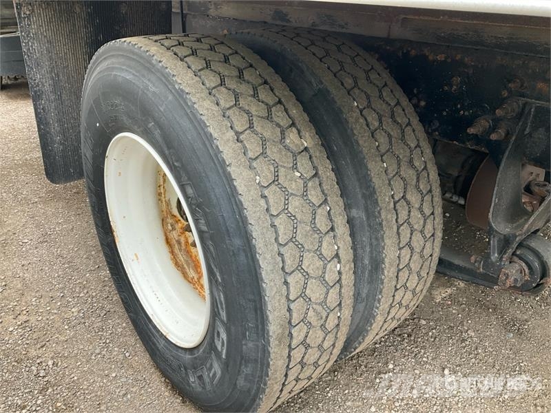 International 4300 ボックスボディー、ウイング、箱車