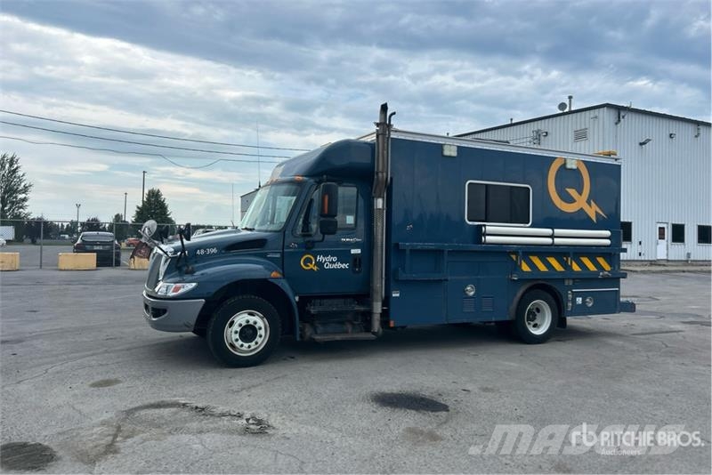 International 4300 Flakbilar/Pickuper
