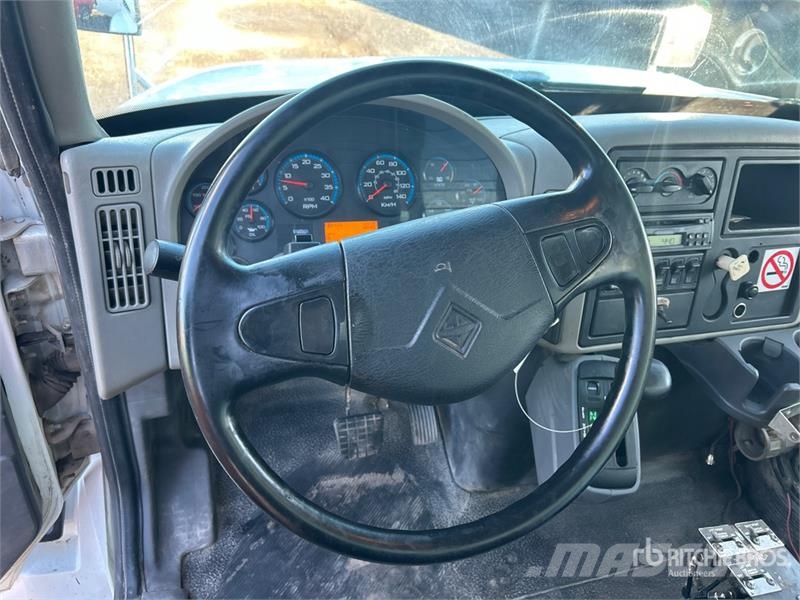International 4300 Поливальні машини