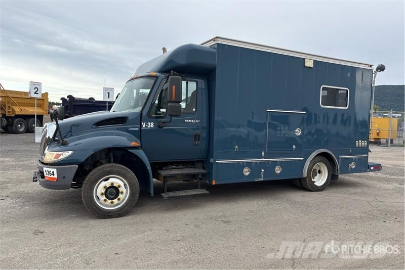 International 4300 Lava-autot
