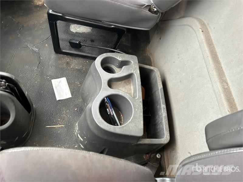 International 4300 Umpikorikuorma-autot