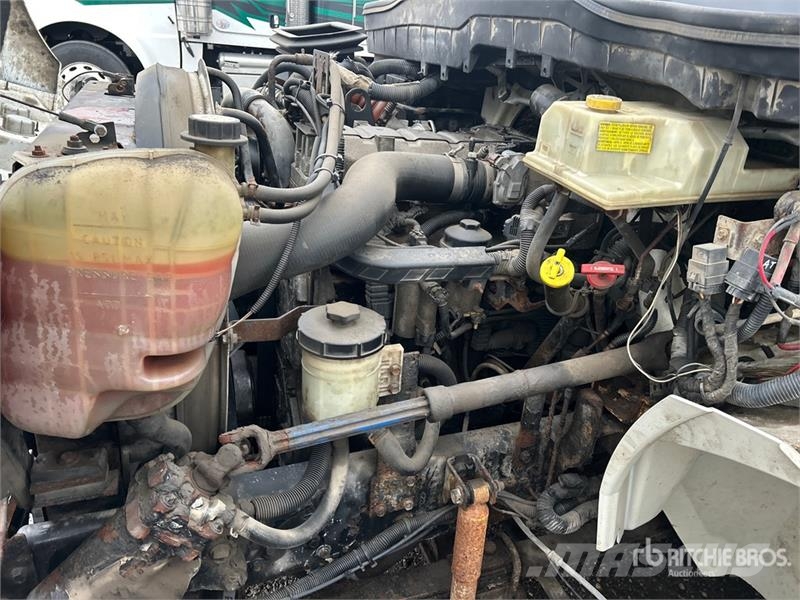 International 4300 Umpikorikuorma-autot