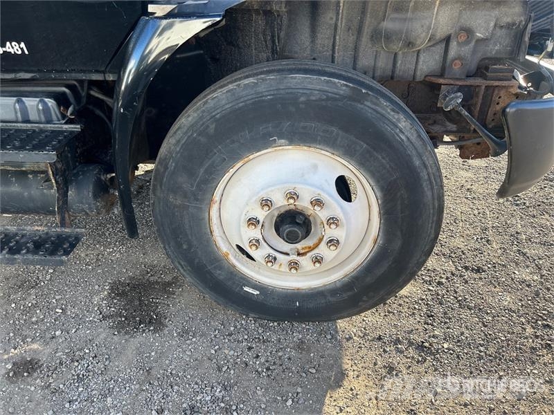 International 4300 Furgoonautod