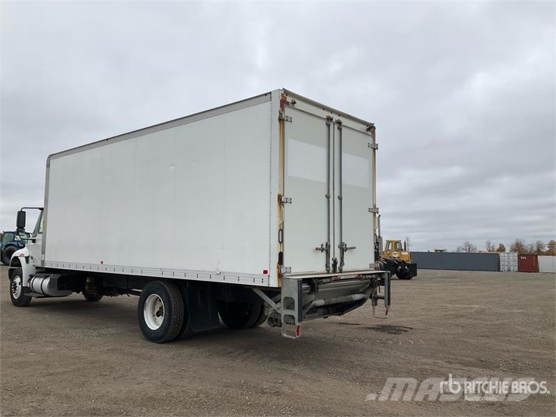 International 4300 ボックスボディー、ウイング、箱車