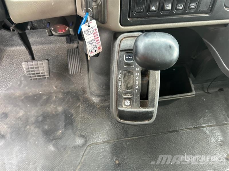 International 4300 Flakbilar/Pickuper