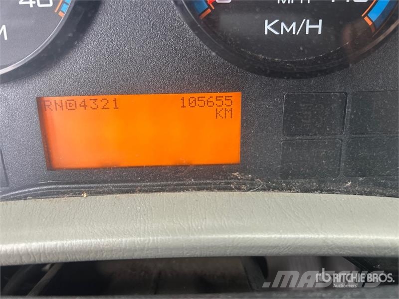 International 4300 Flakbilar/Pickuper