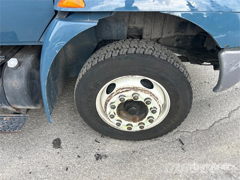 International 4300 Flakbilar/Pickuper