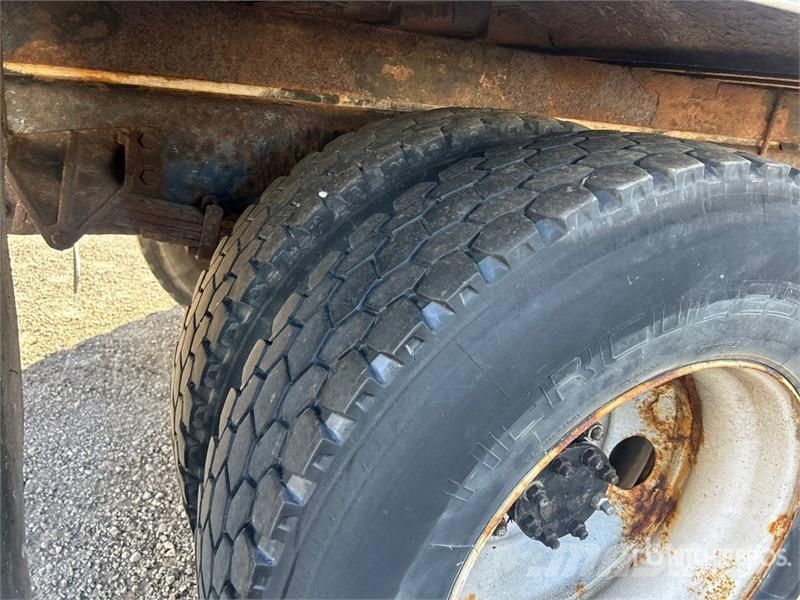 International 4300 Furgoonautod