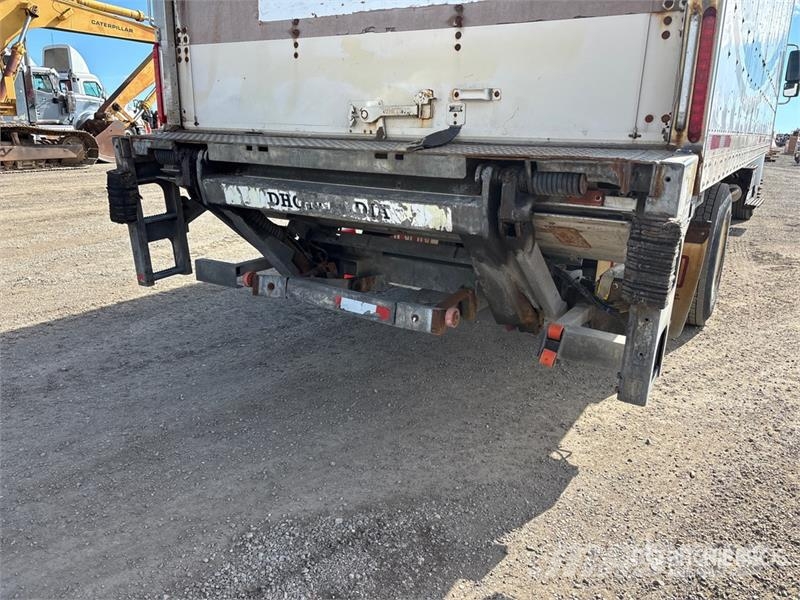International 4300 Furgoonautod
