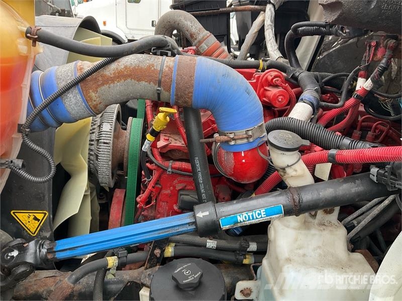 International 4300 ボックスボディー、ウイング、箱車