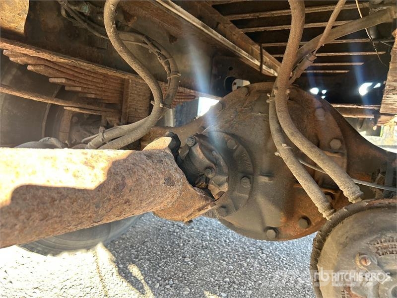 International 4300 Furgoonautod